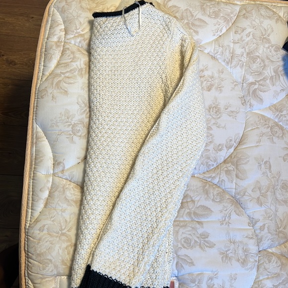 Suzy shirt knitted white sweater. US 4/Size small. - Picture 4 of 5